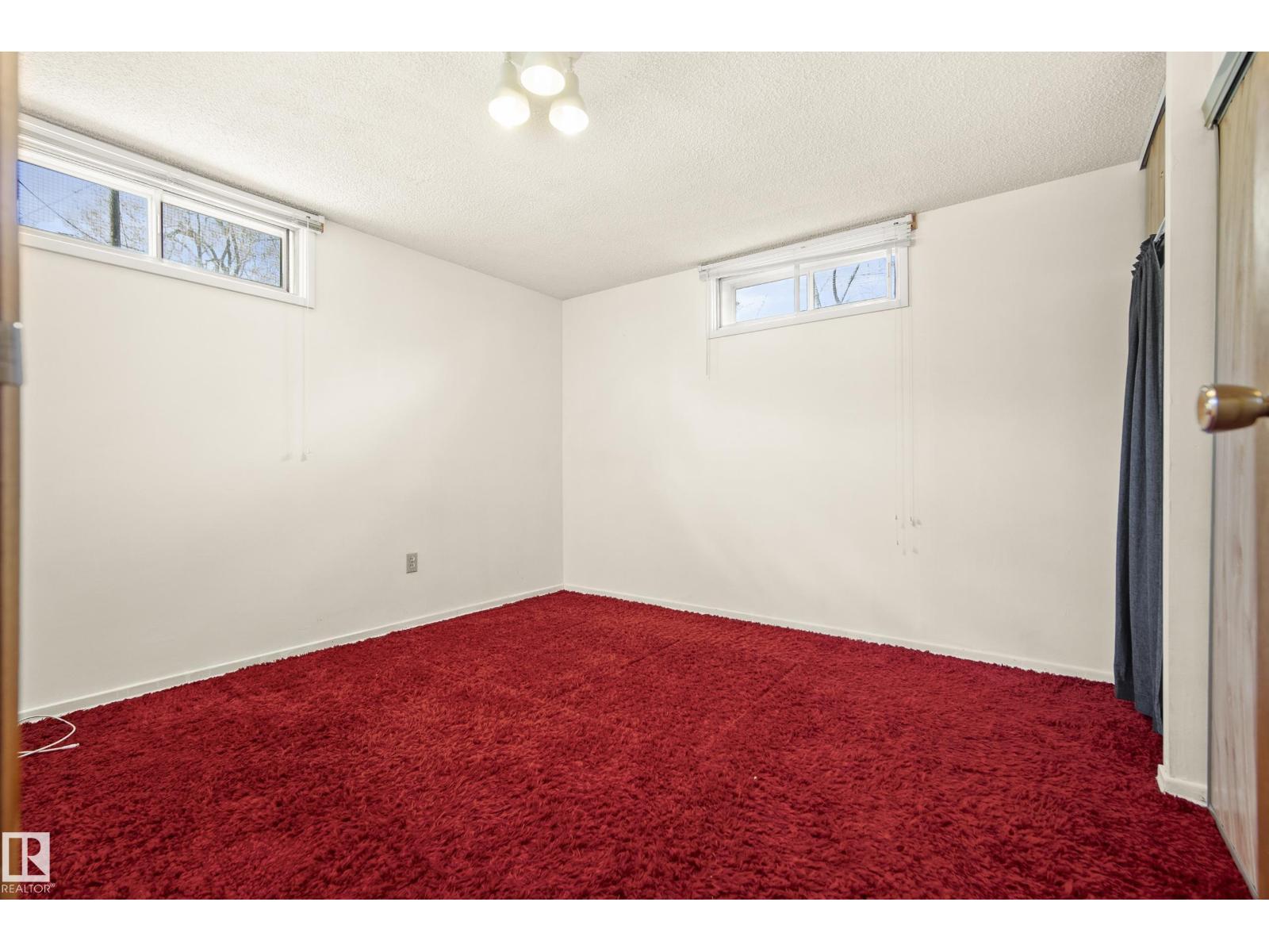 10504 45 ST NW, Edmonton