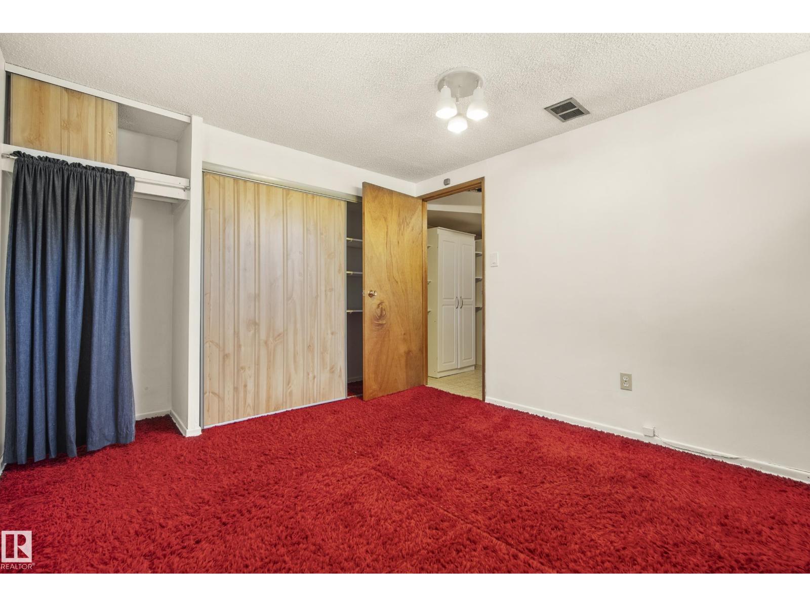 10504 45 ST NW, Edmonton