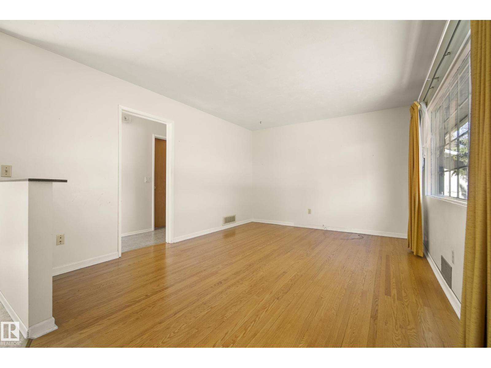 10504 45 ST NW, Edmonton