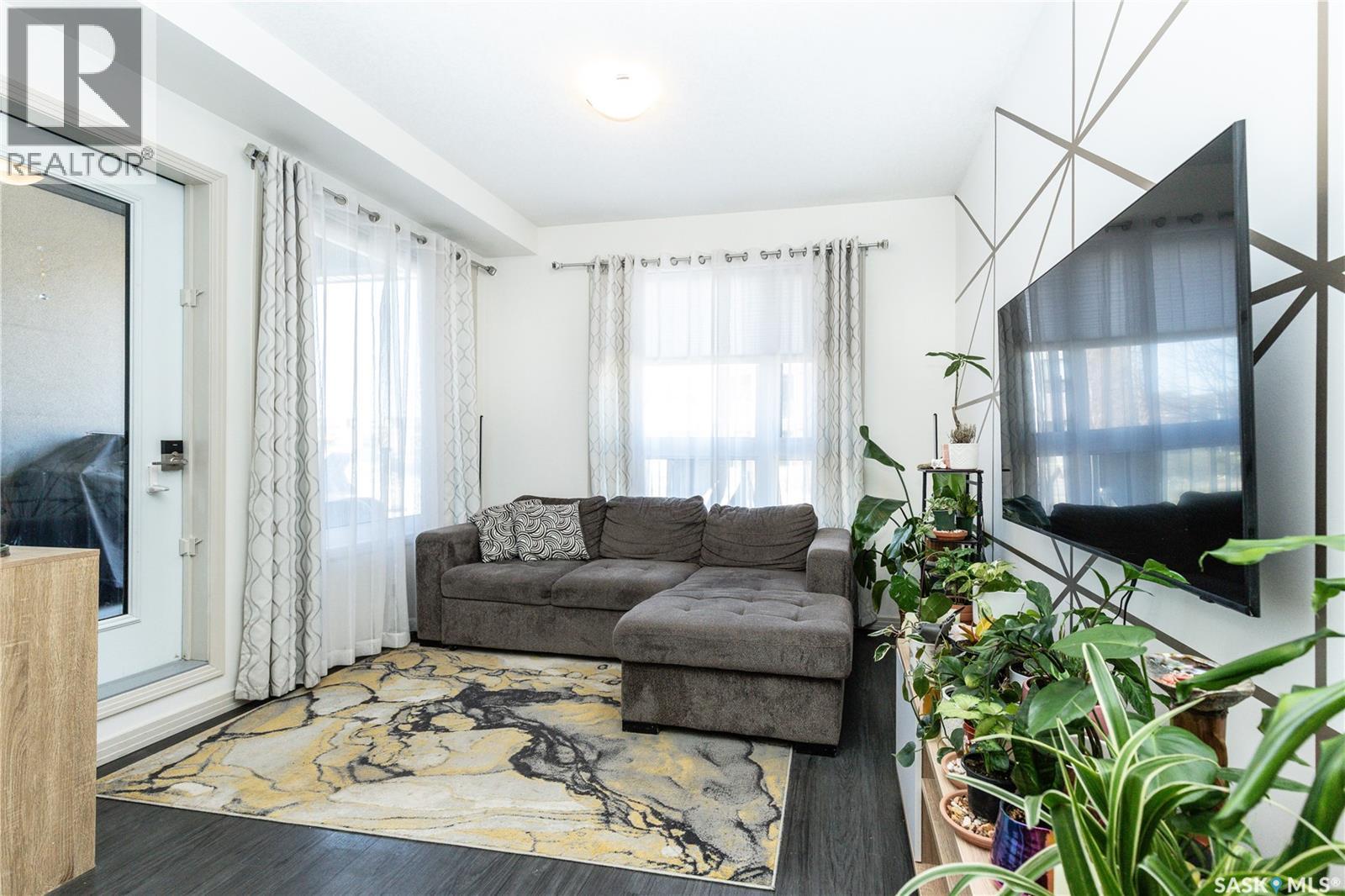 #122 223 Evergreen SQUARE - 17