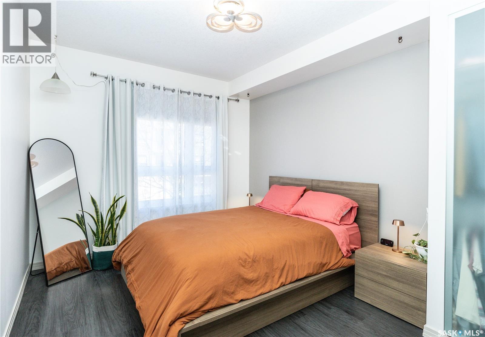 #122 223 Evergreen SQUARE - 21