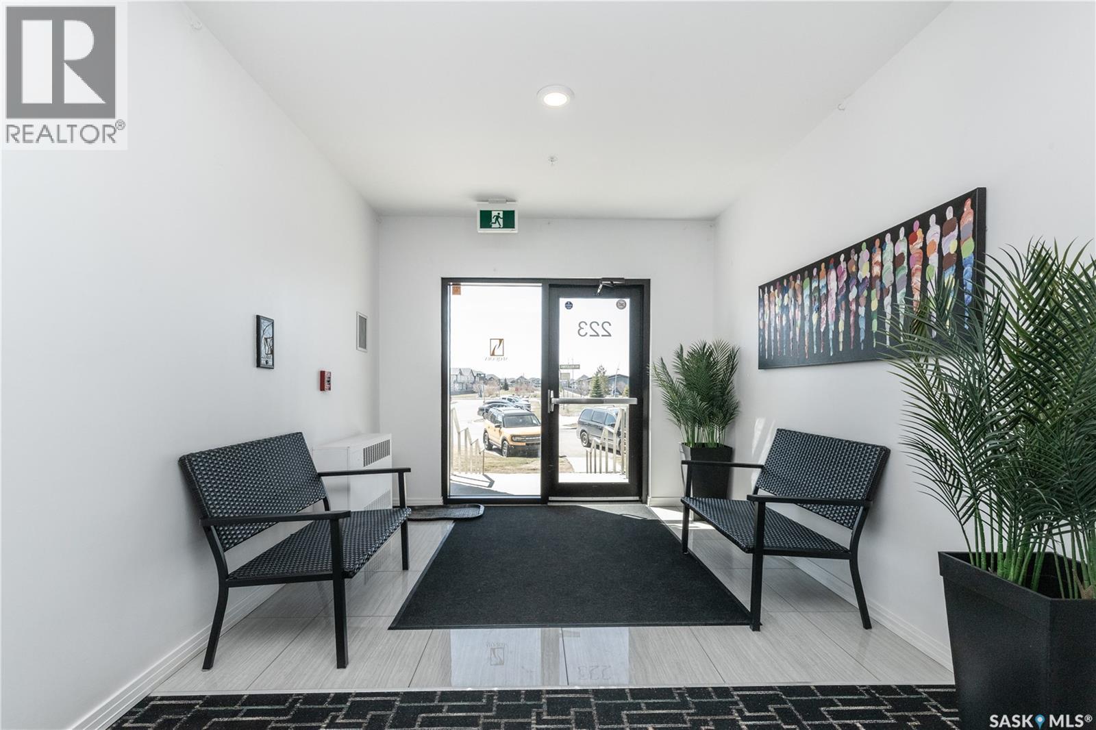 #122 223 Evergreen SQUARE - 4