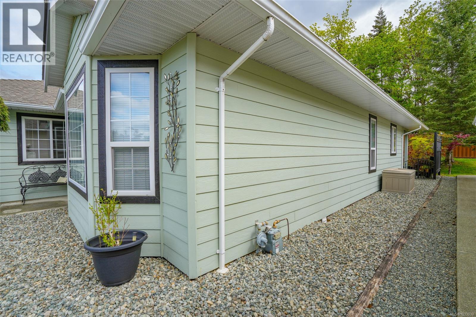 #5 3535 Burde St - 10