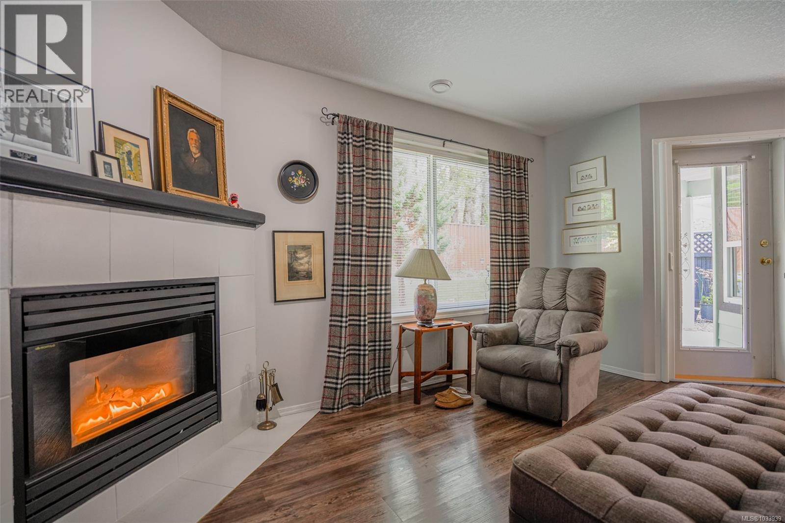 #5 3535 Burde St - 28