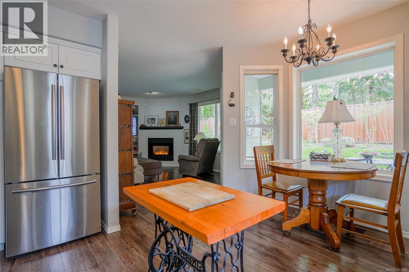 #5 3535 Burde St - 36