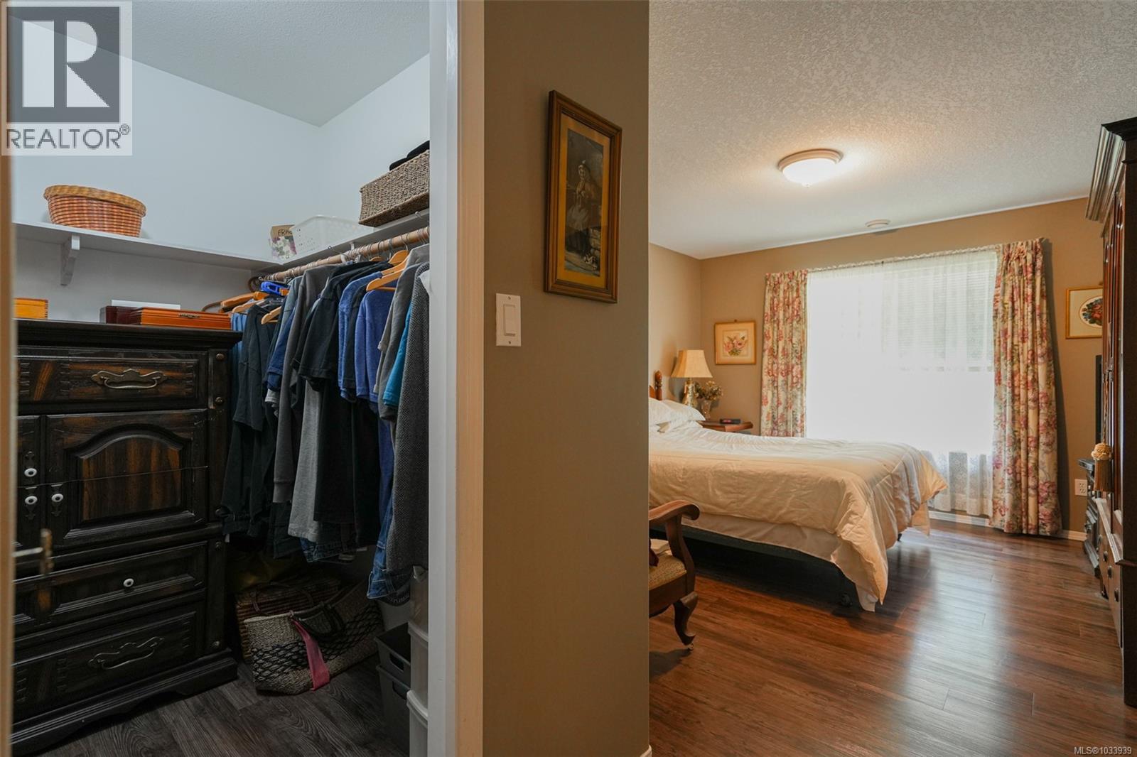 #5 3535 Burde St - 43