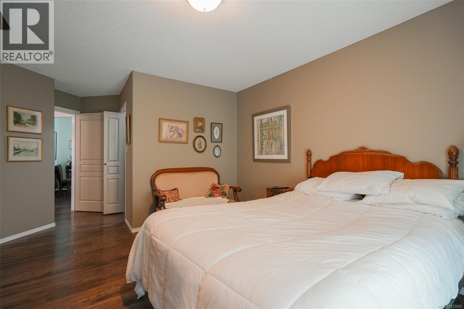 #5 3535 Burde St - 45