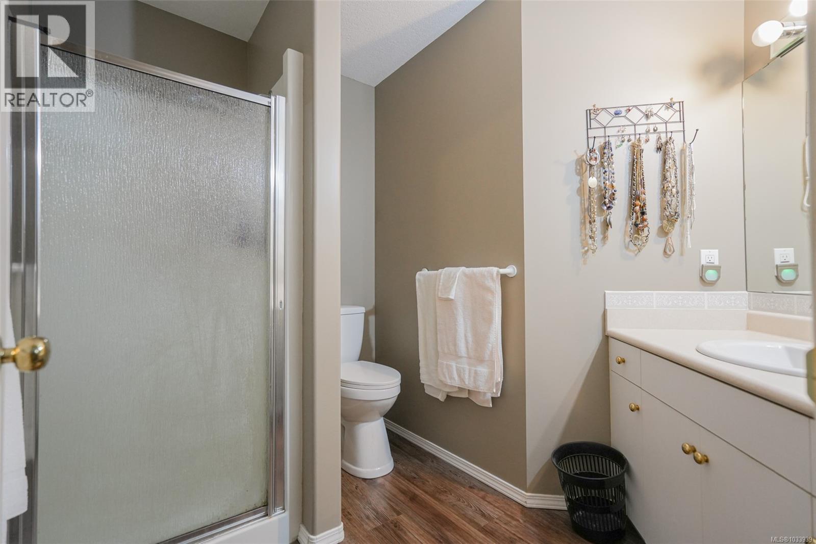 #5 3535 Burde St - 48