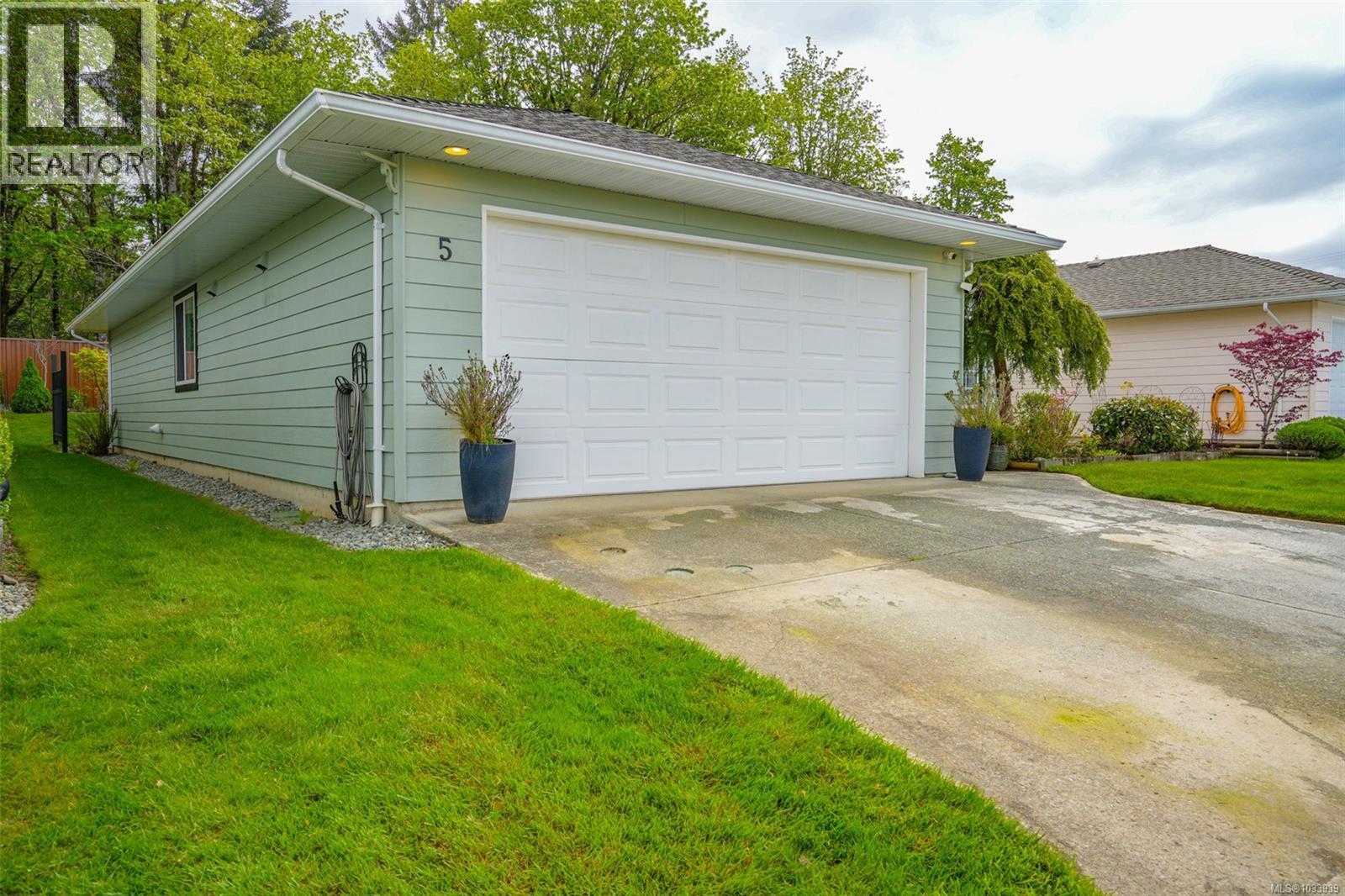#5 3535 Burde St - 8
