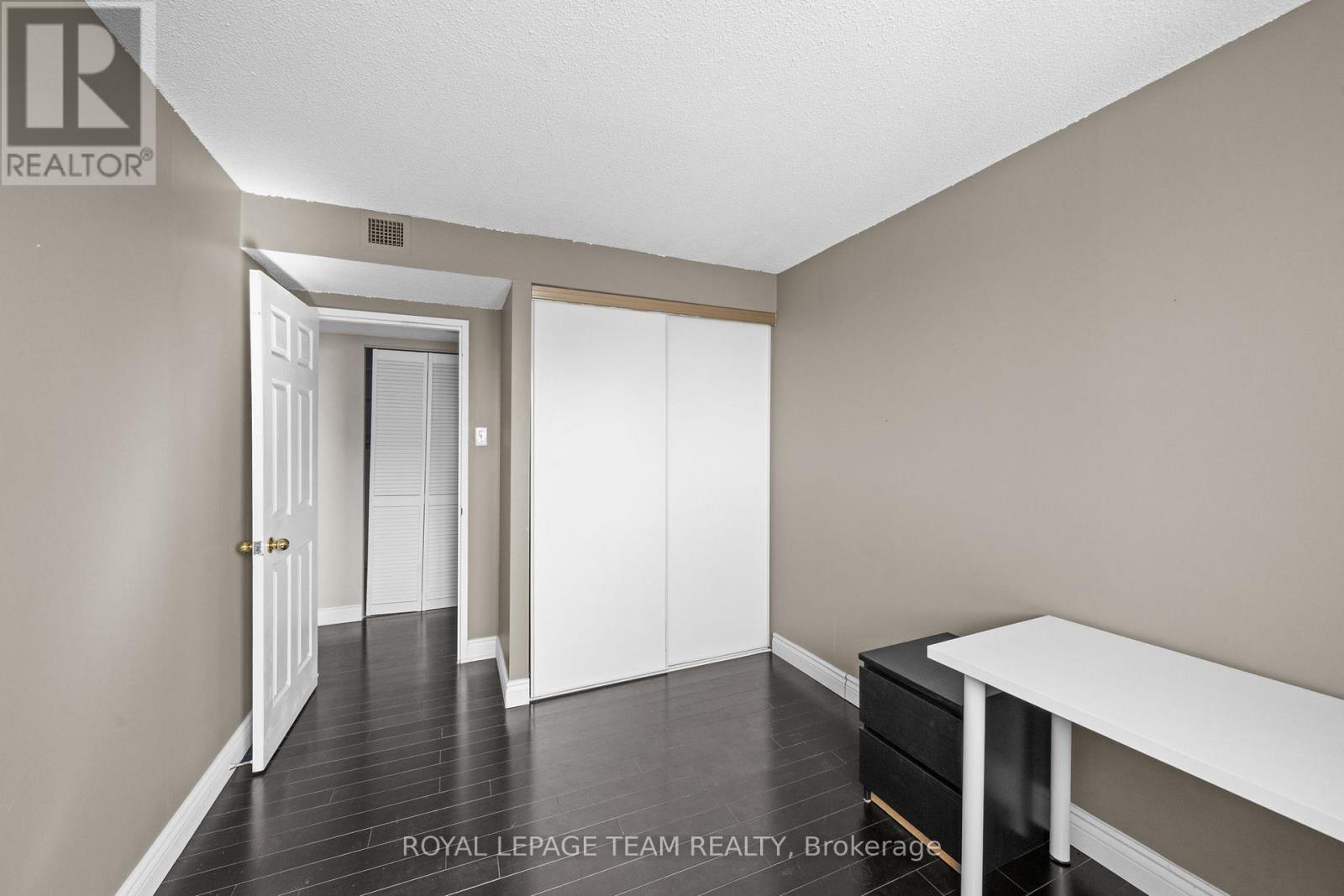 #1705 199 KENT STREET - 16