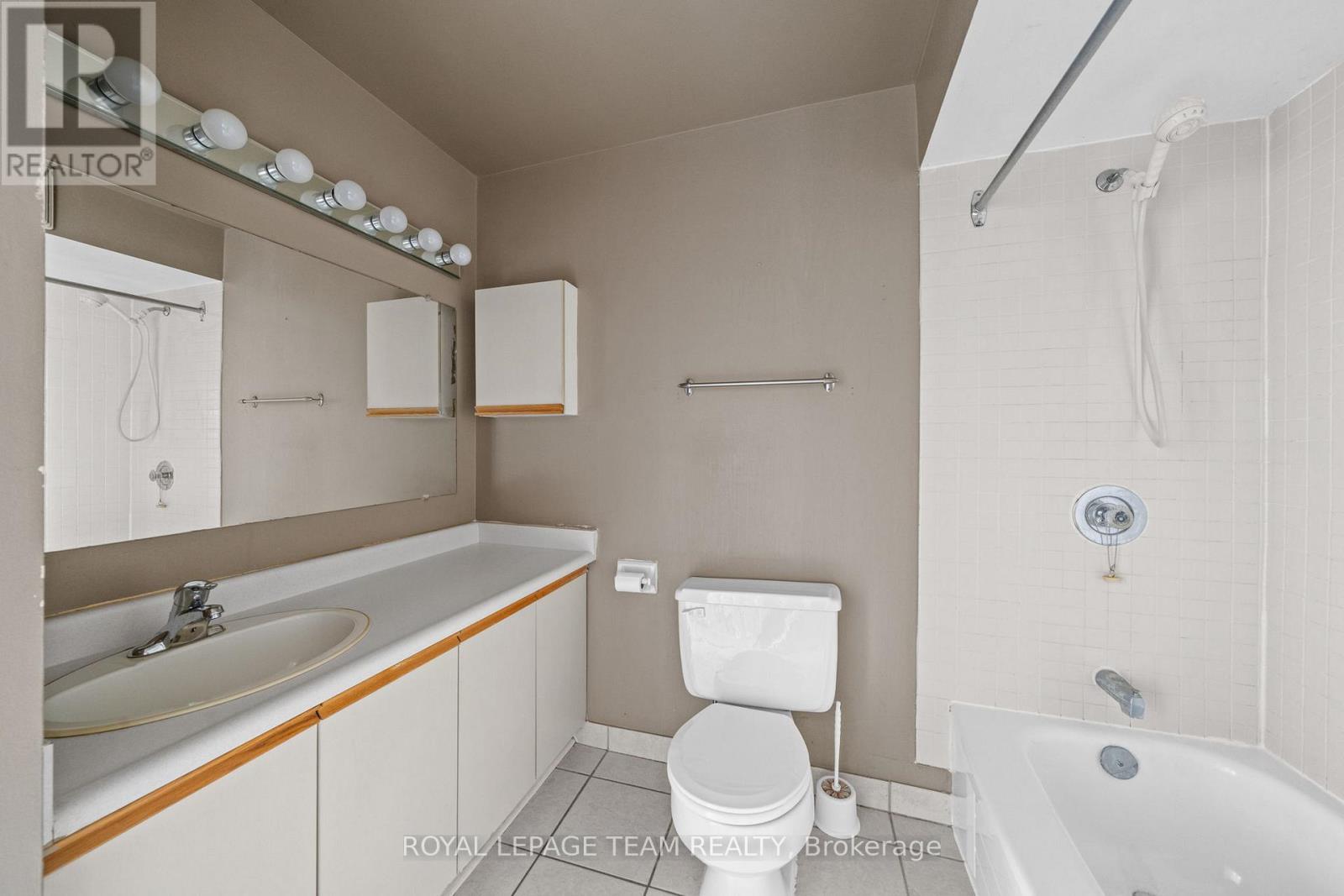 #1705 199 KENT STREET - 19