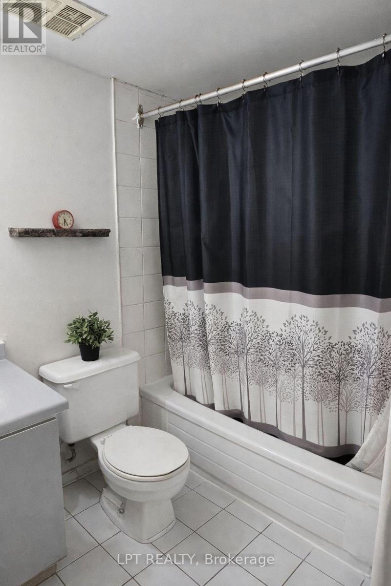 #106 50 KINGSBRIDGE GARDEN CIRCLE - 12