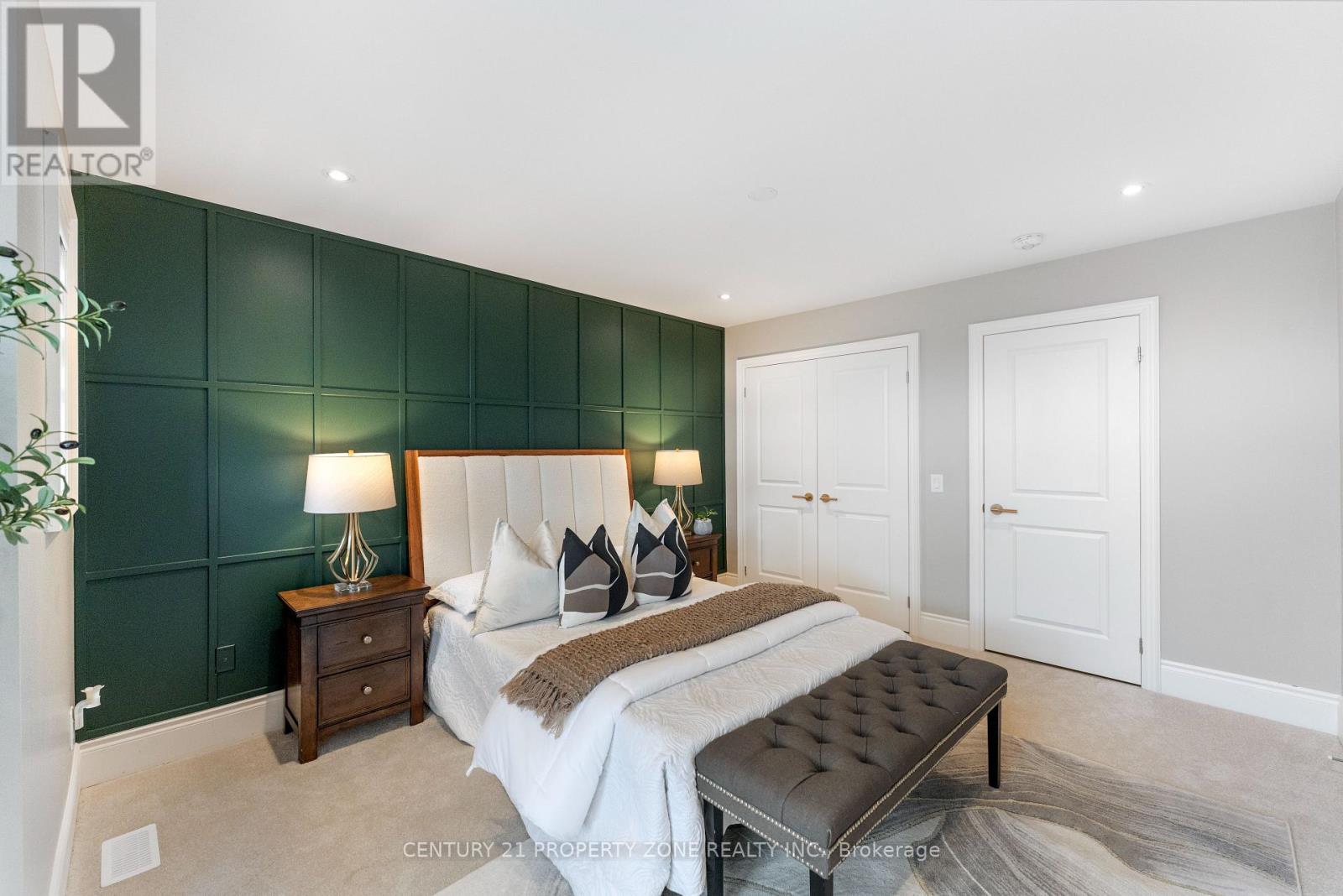 104 CLOCKWORK DRIVE - 23