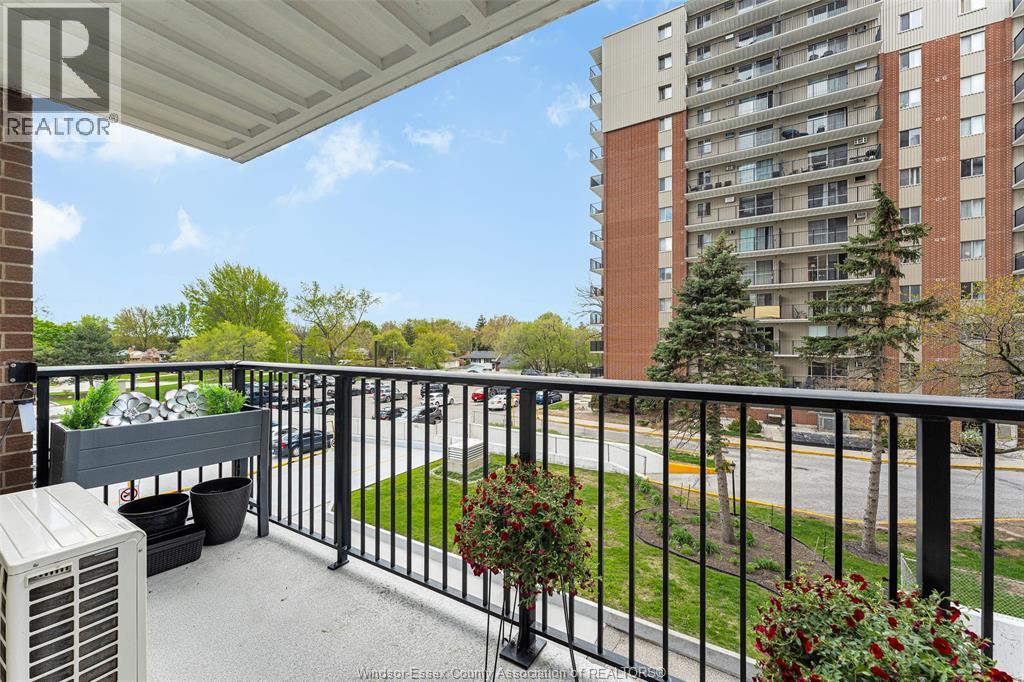 8591 RIVERSIDE DRIVE East Unit# 308, Windsor, Ontario, N8S1G3 — Photo 33