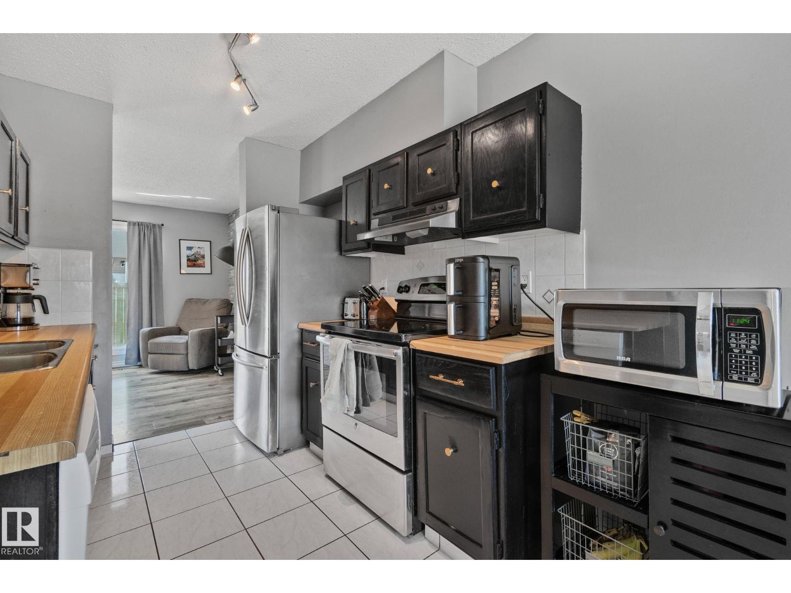 #8 1020 41 ST NW, Edmonton