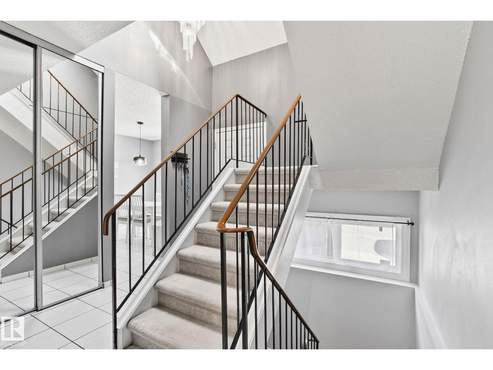 #8 1020 41 ST NW, Edmonton
