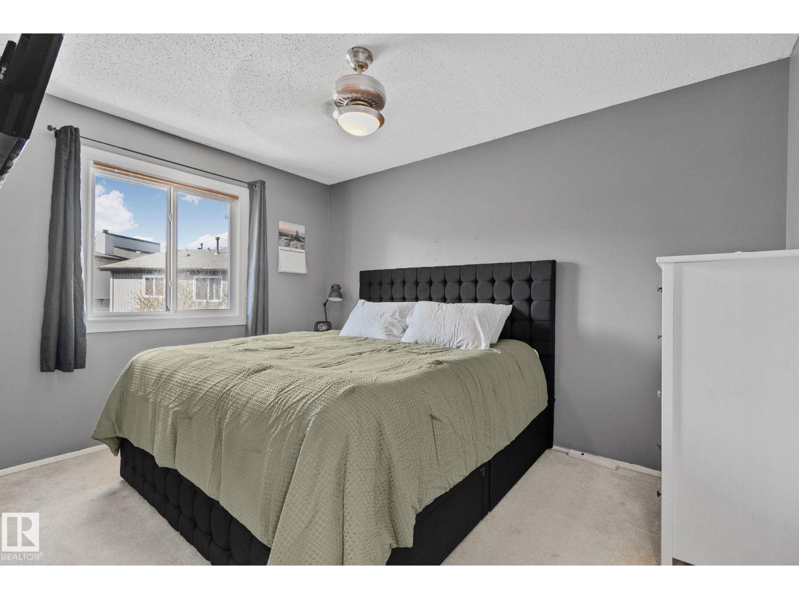 #8 1020 41 ST NW, Edmonton