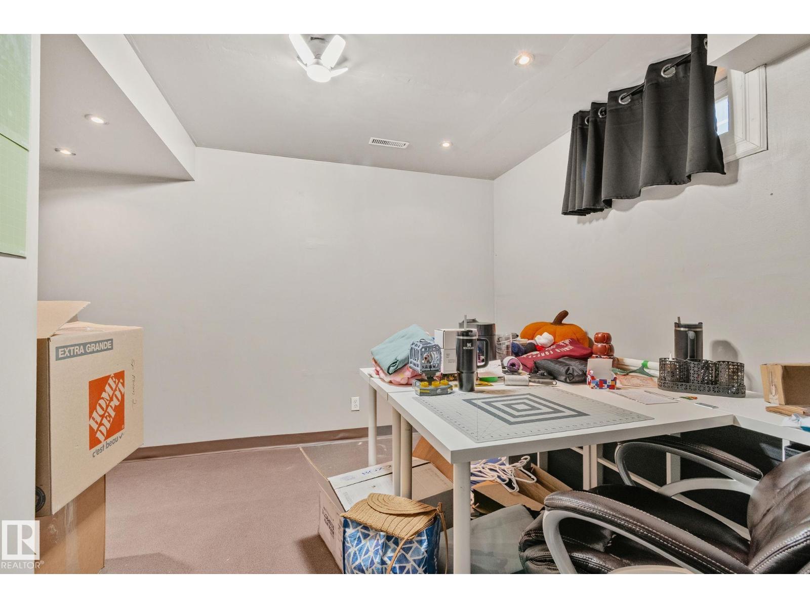 #8 1020 41 ST NW - 32