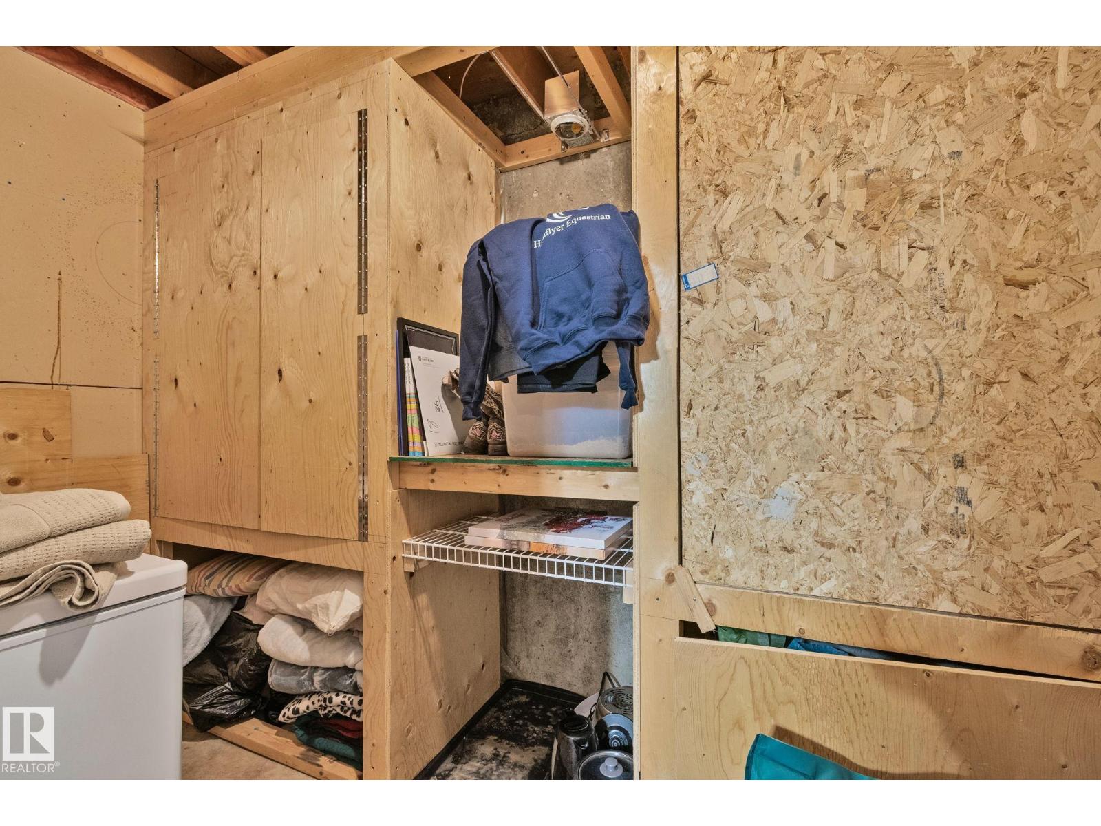 #8 1020 41 ST NW - 33
