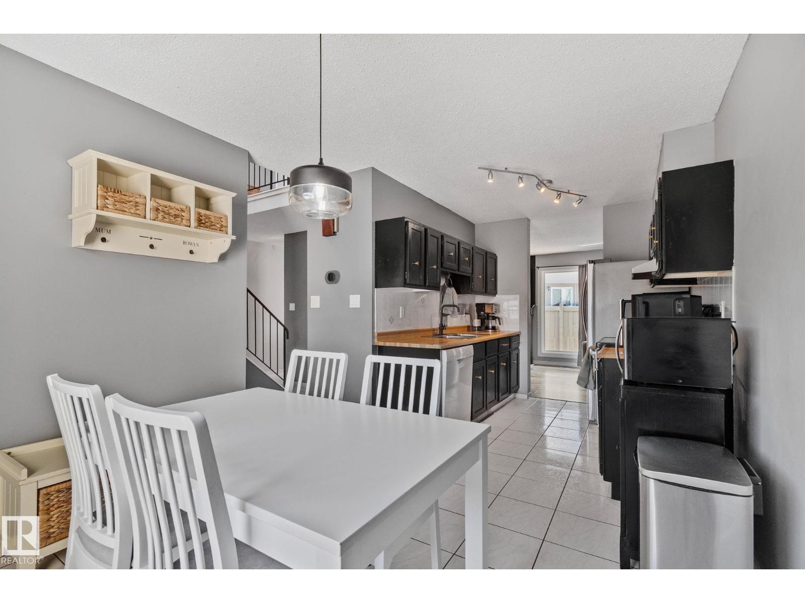 #8 1020 41 ST NW, Edmonton