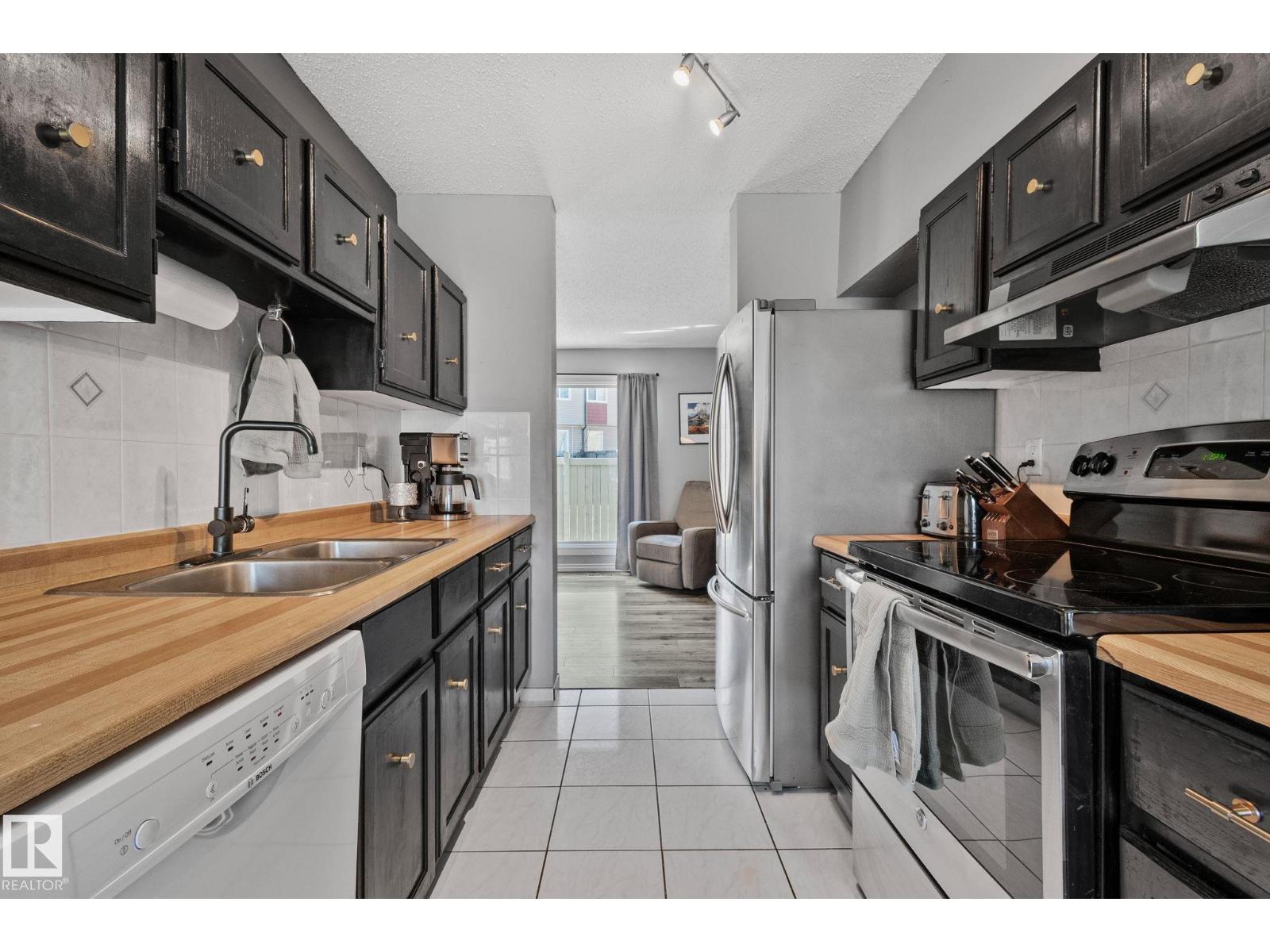 #8 1020 41 ST NW, Edmonton