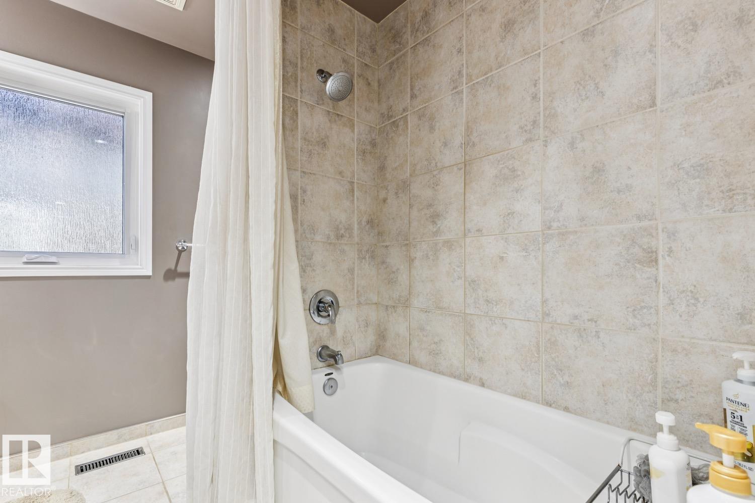 701 ROMANIUK RD NW, Edmonton