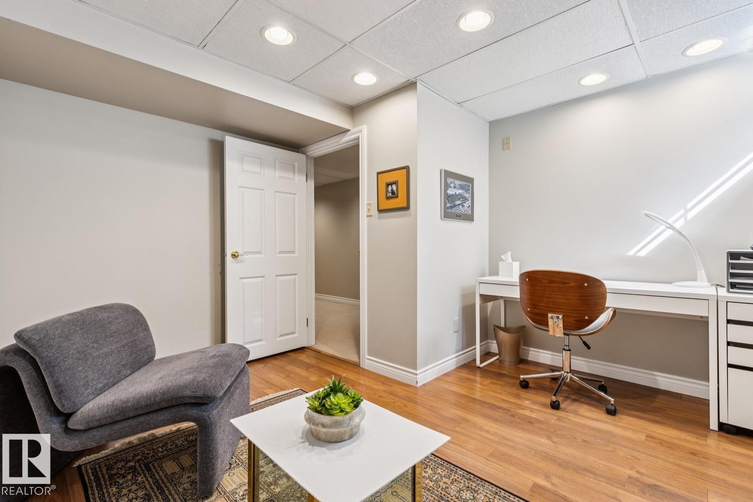 701 ROMANIUK RD NW, Edmonton
