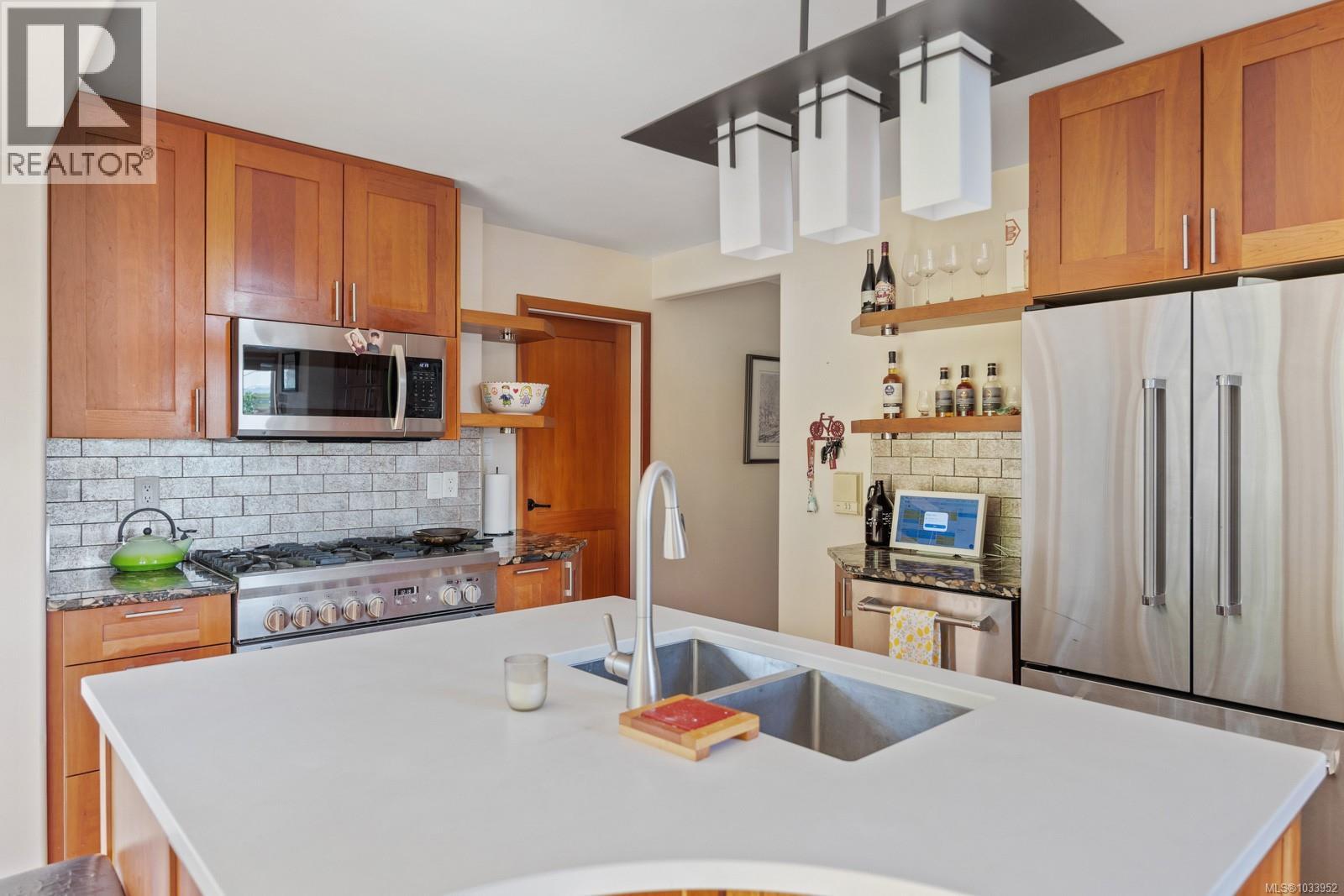 1869 Fern Rd, Courtenay