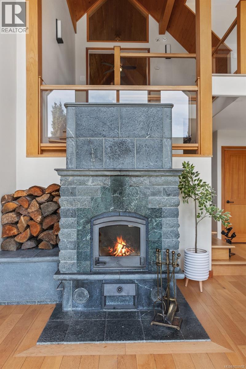 1869 Fern Rd, Courtenay