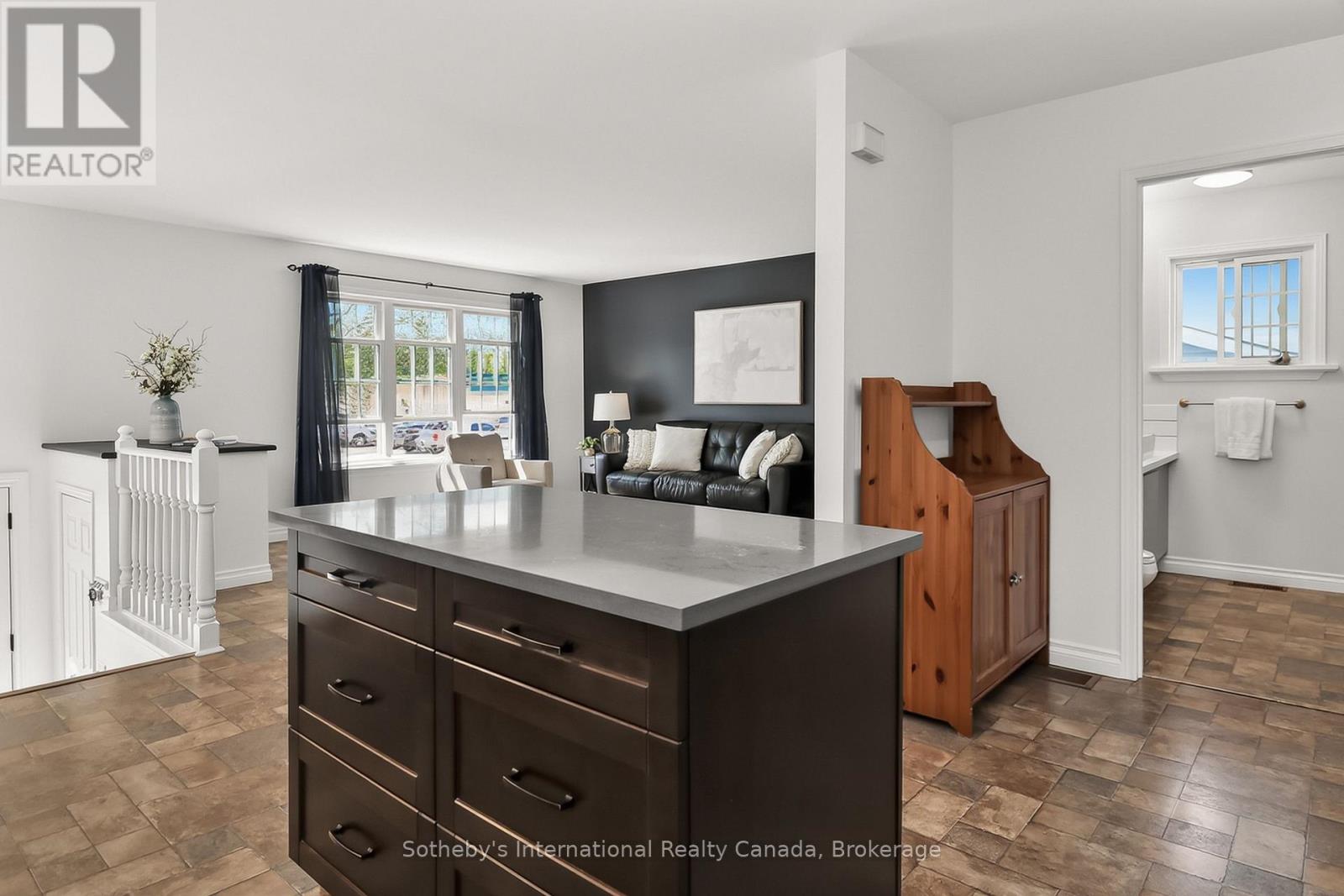 224 BEECH STREET - 11