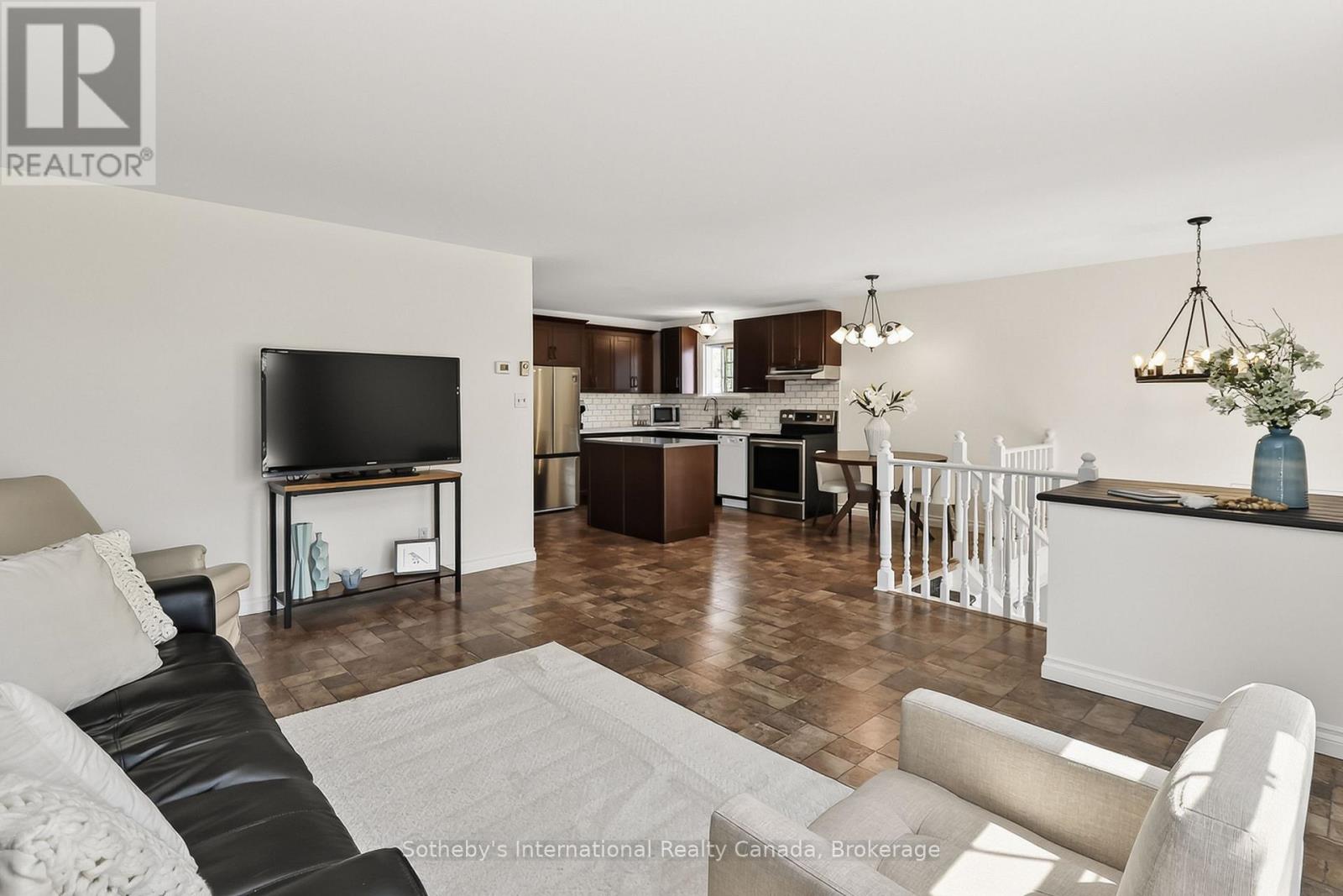 224 BEECH STREET - 16