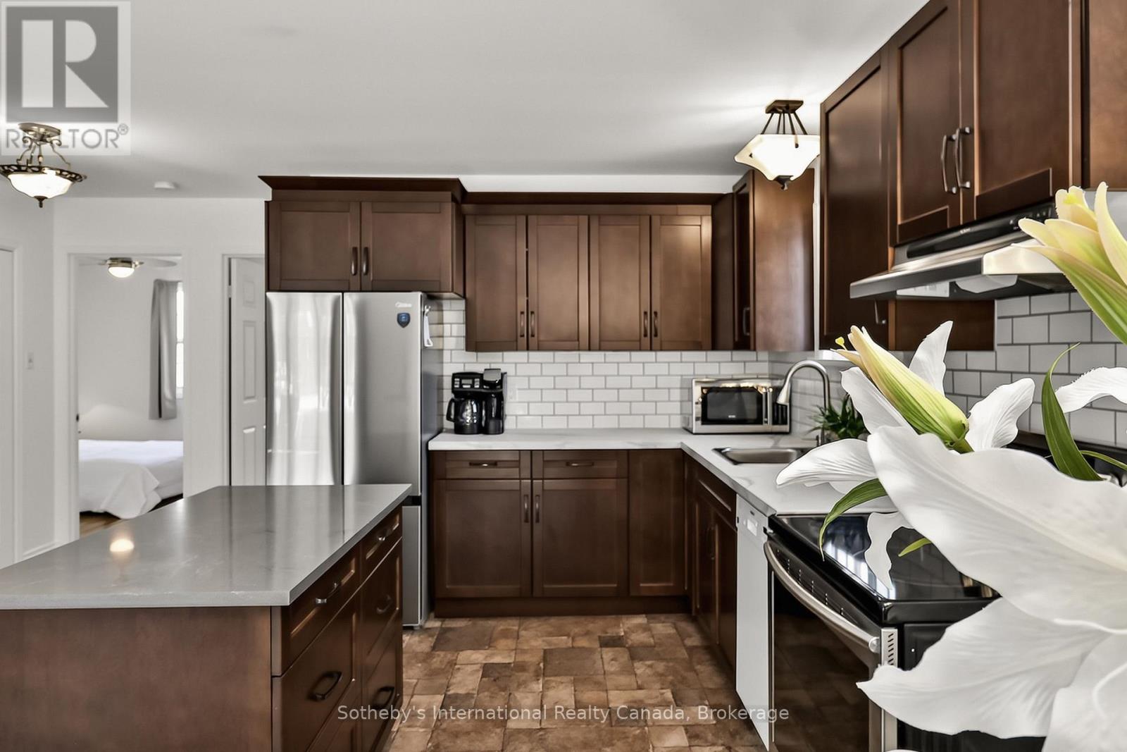 224 BEECH STREET - 8