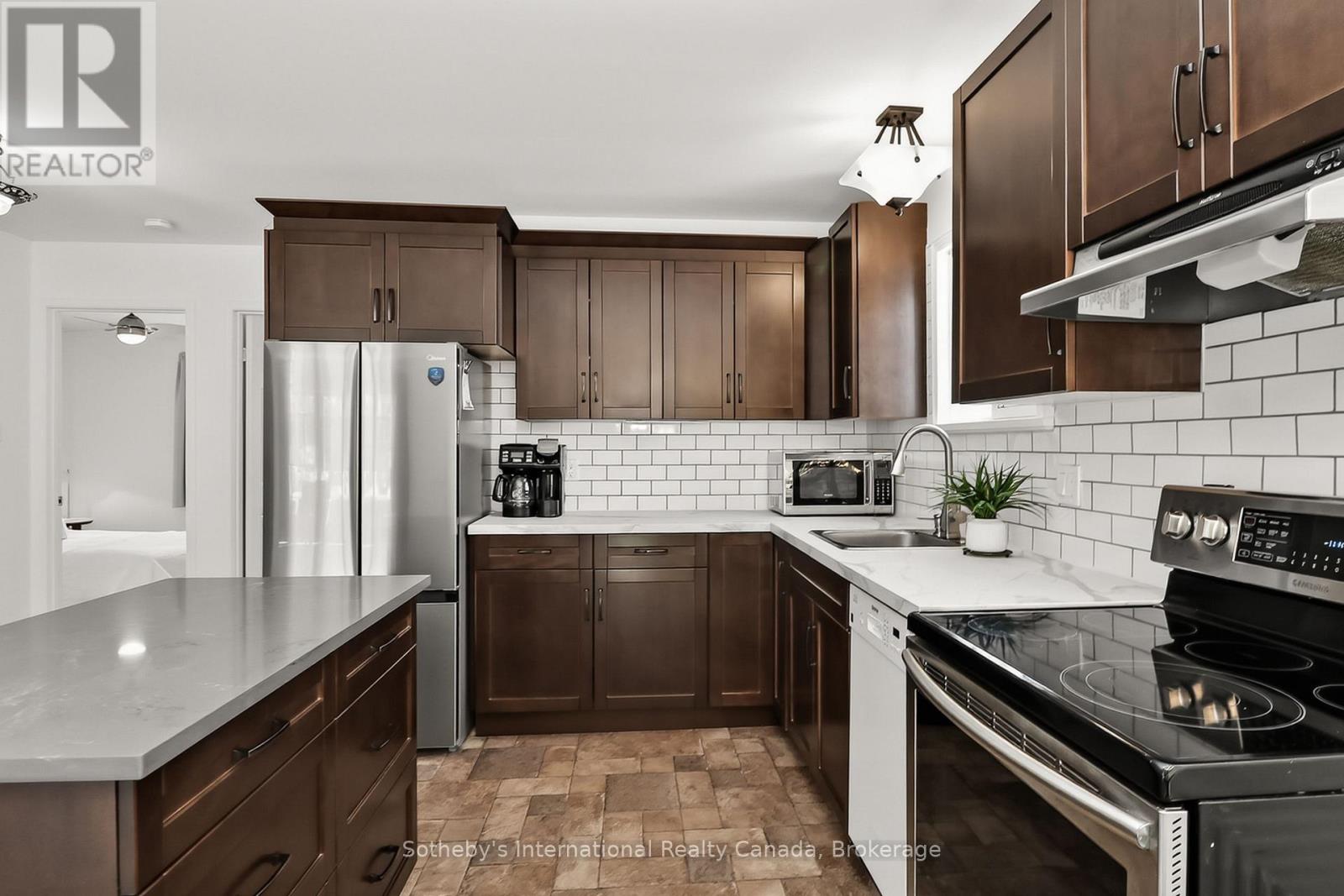224 BEECH STREET - 7