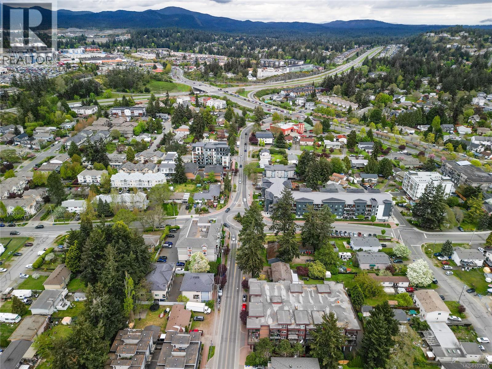 202 2717 Peatt Rd, Langford
