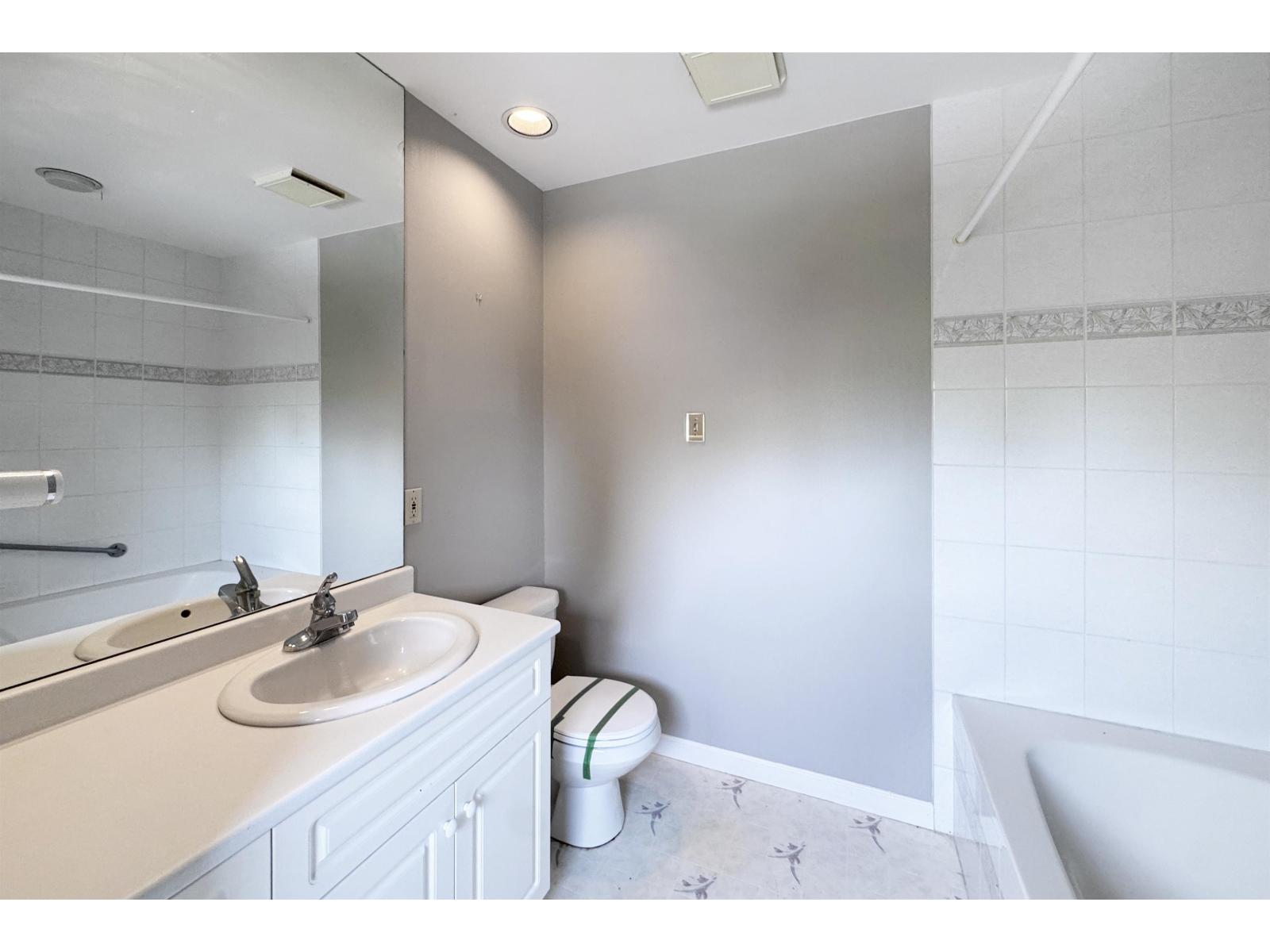 1523 PARKER PLACE, White Rock