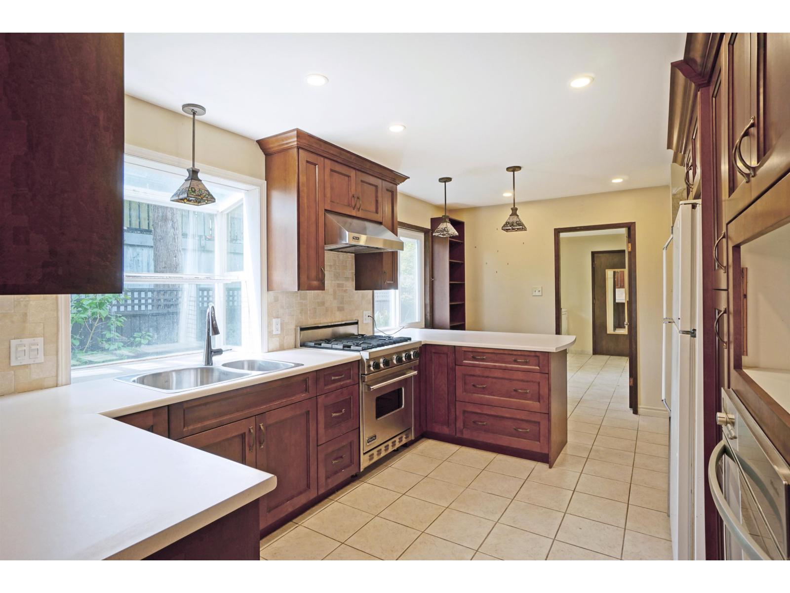 1523 PARKER PLACE, White Rock