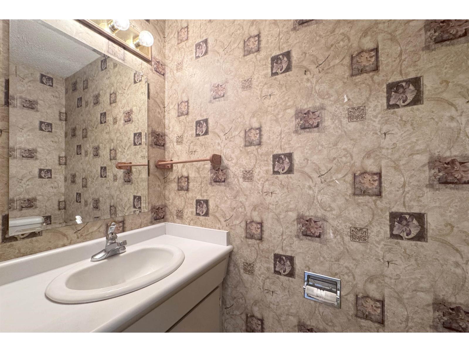 1523 PARKER PLACE, White Rock
