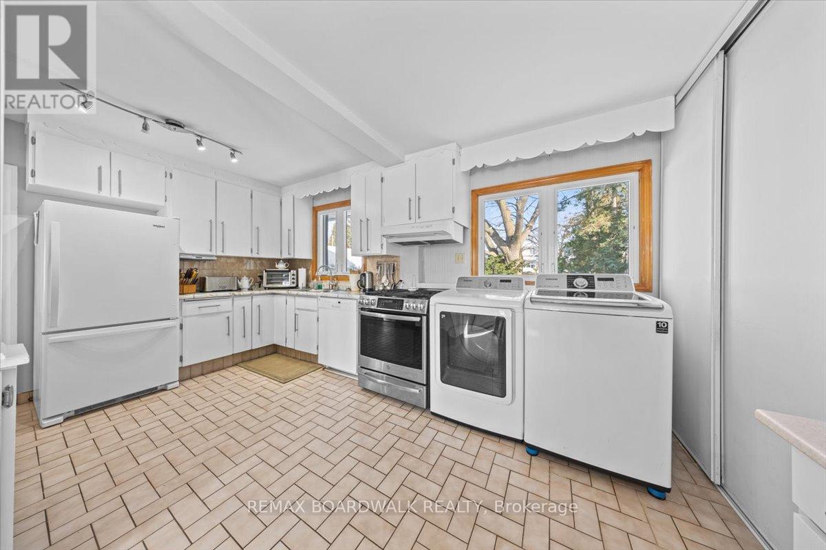 961 KINGSMERE AVENUE - 13