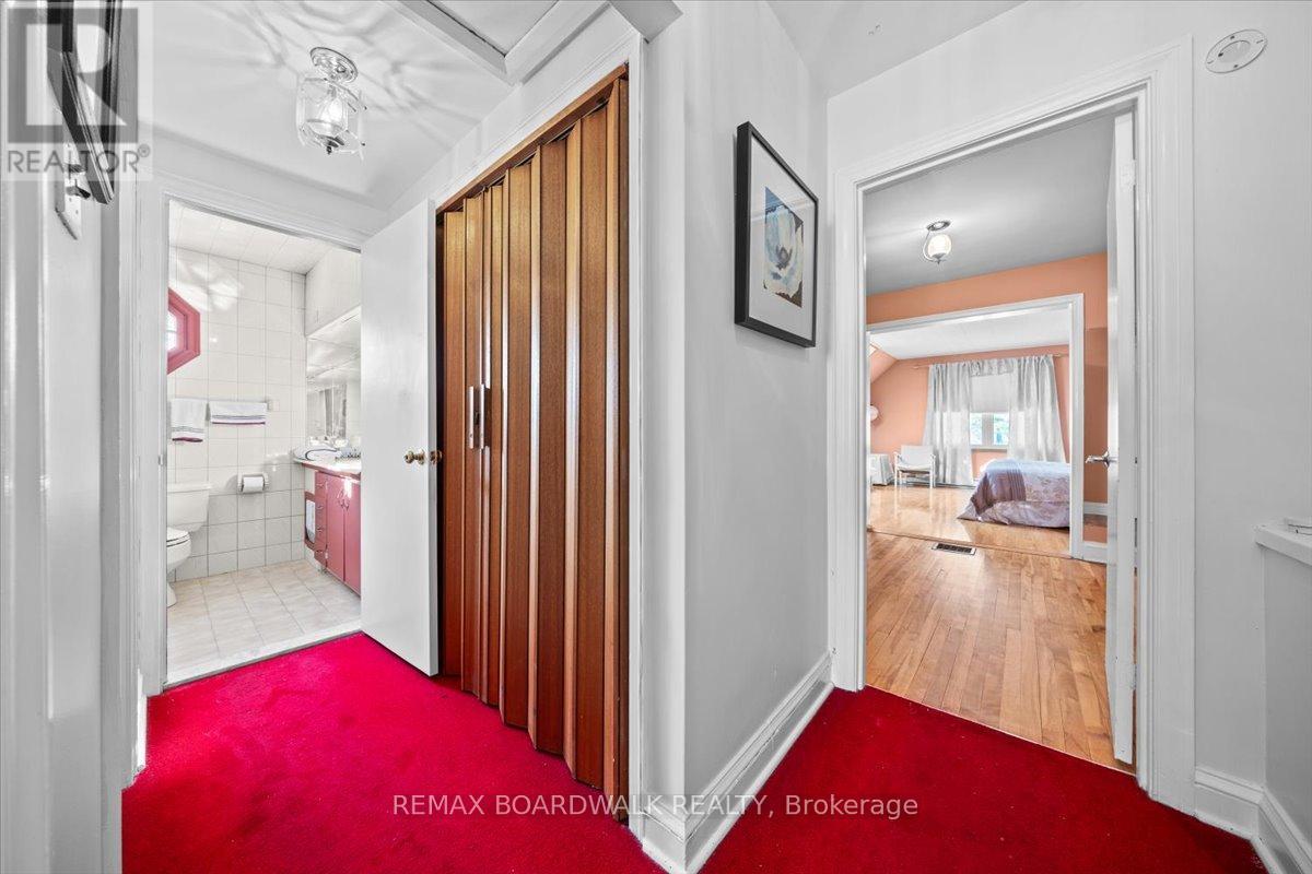 961 KINGSMERE AVENUE - 36