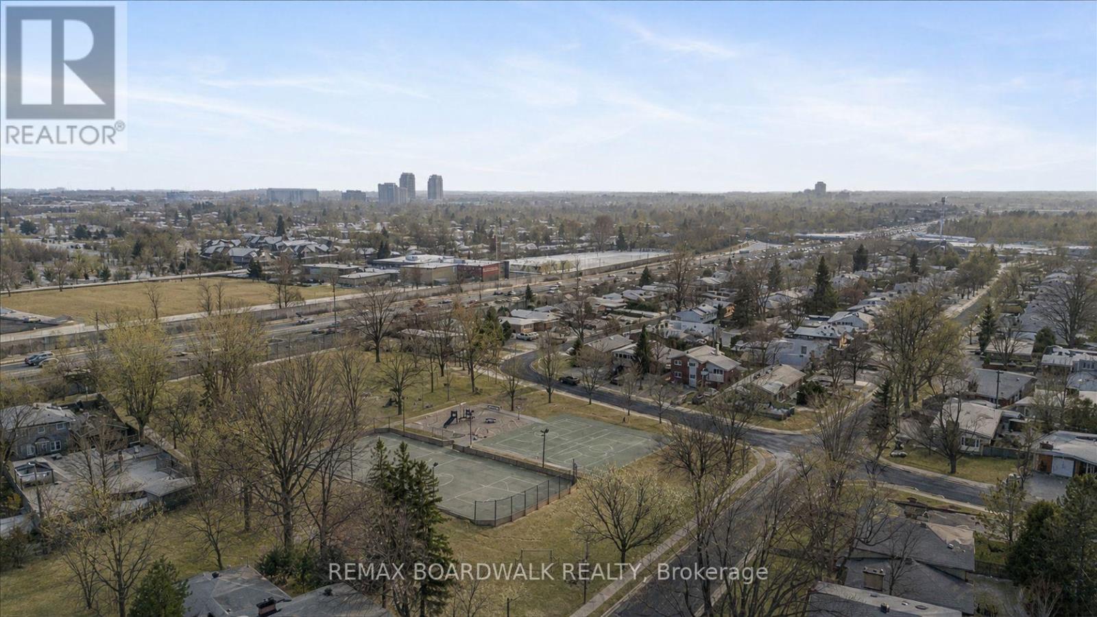 961 KINGSMERE AVENUE - 40