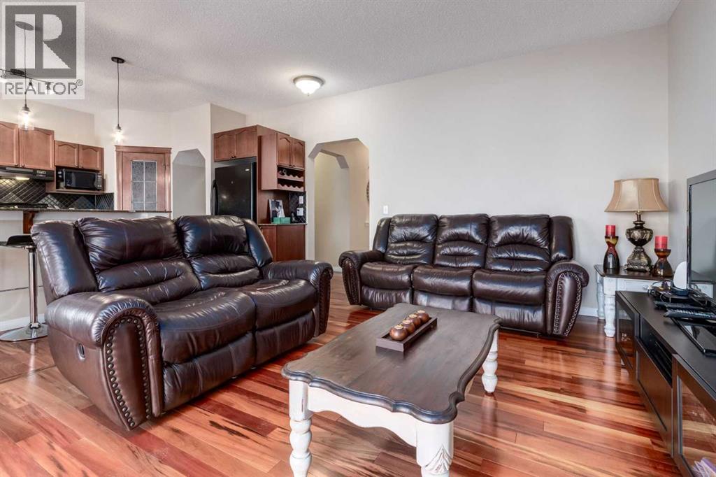82 Everglen Crescent SW - 15