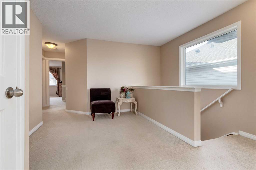 82 Everglen Crescent SW - 26