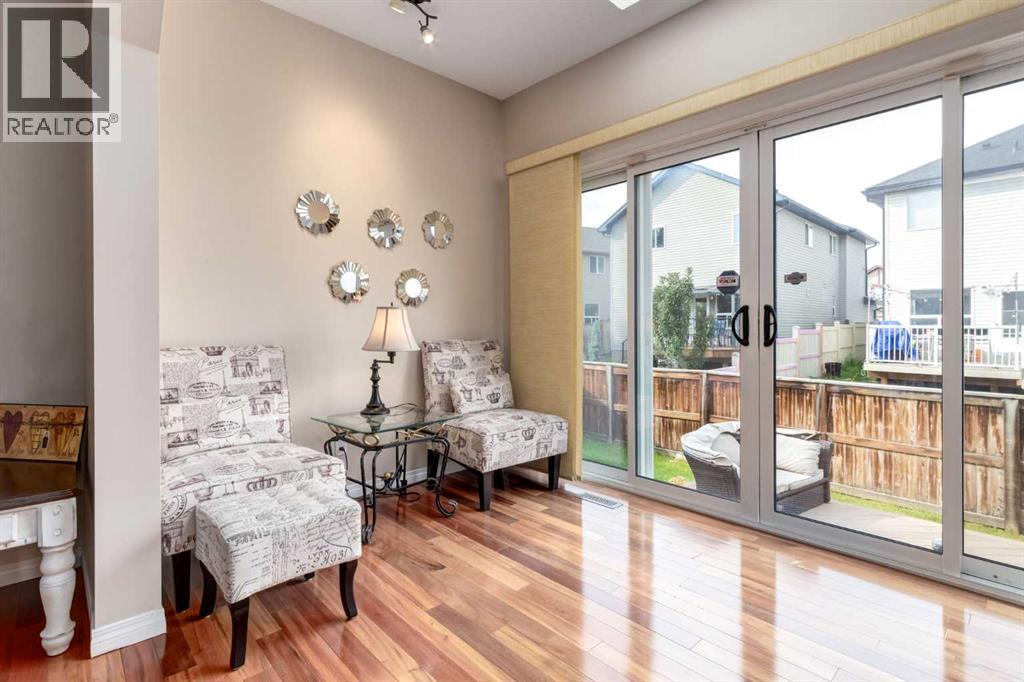 82 Everglen Crescent SW - 16