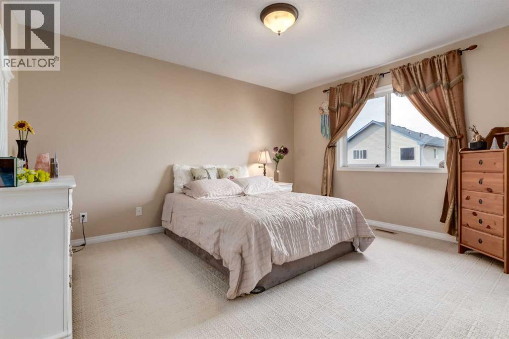 82 Everglen Crescent SW - 28