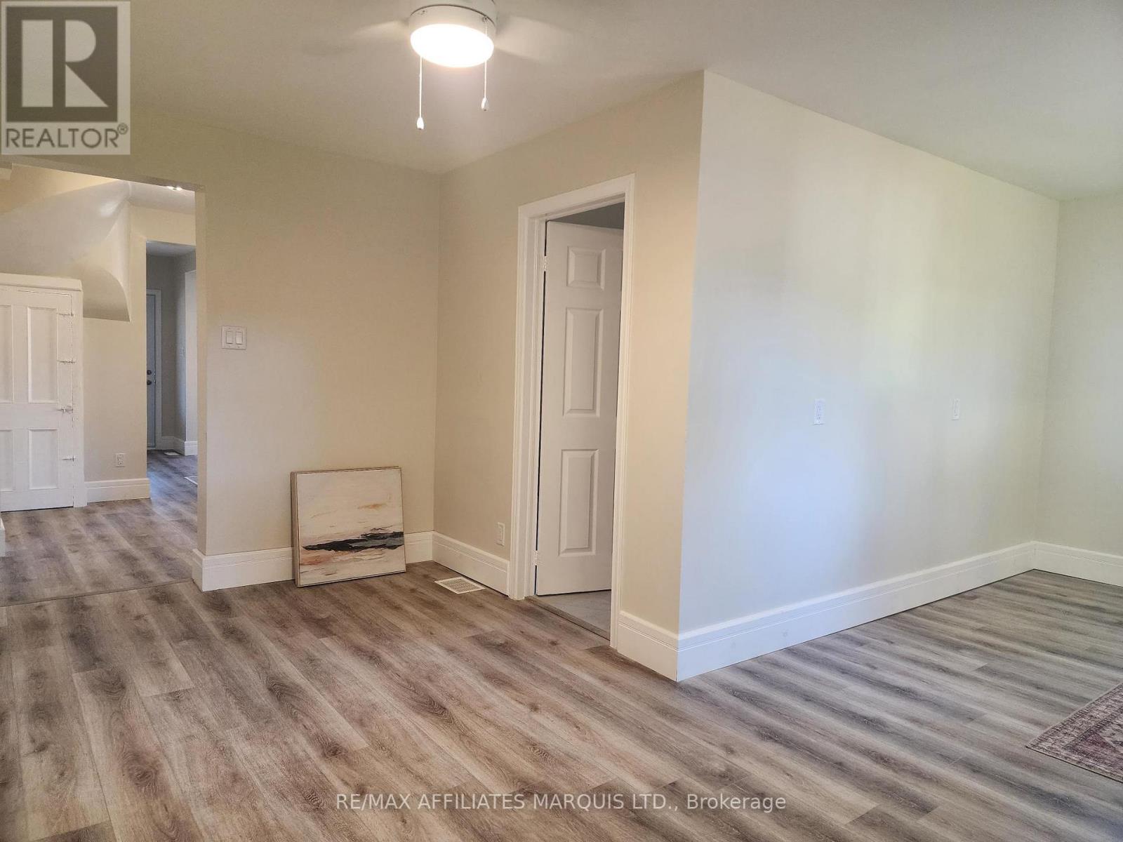 12 OAK STREET - 14