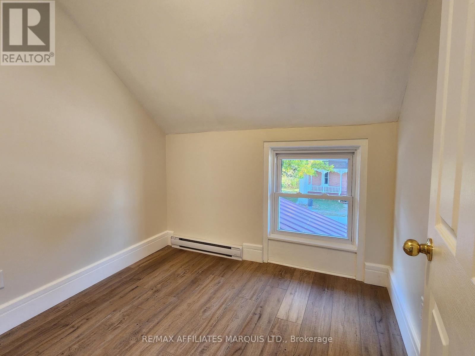 12 OAK STREET - 22