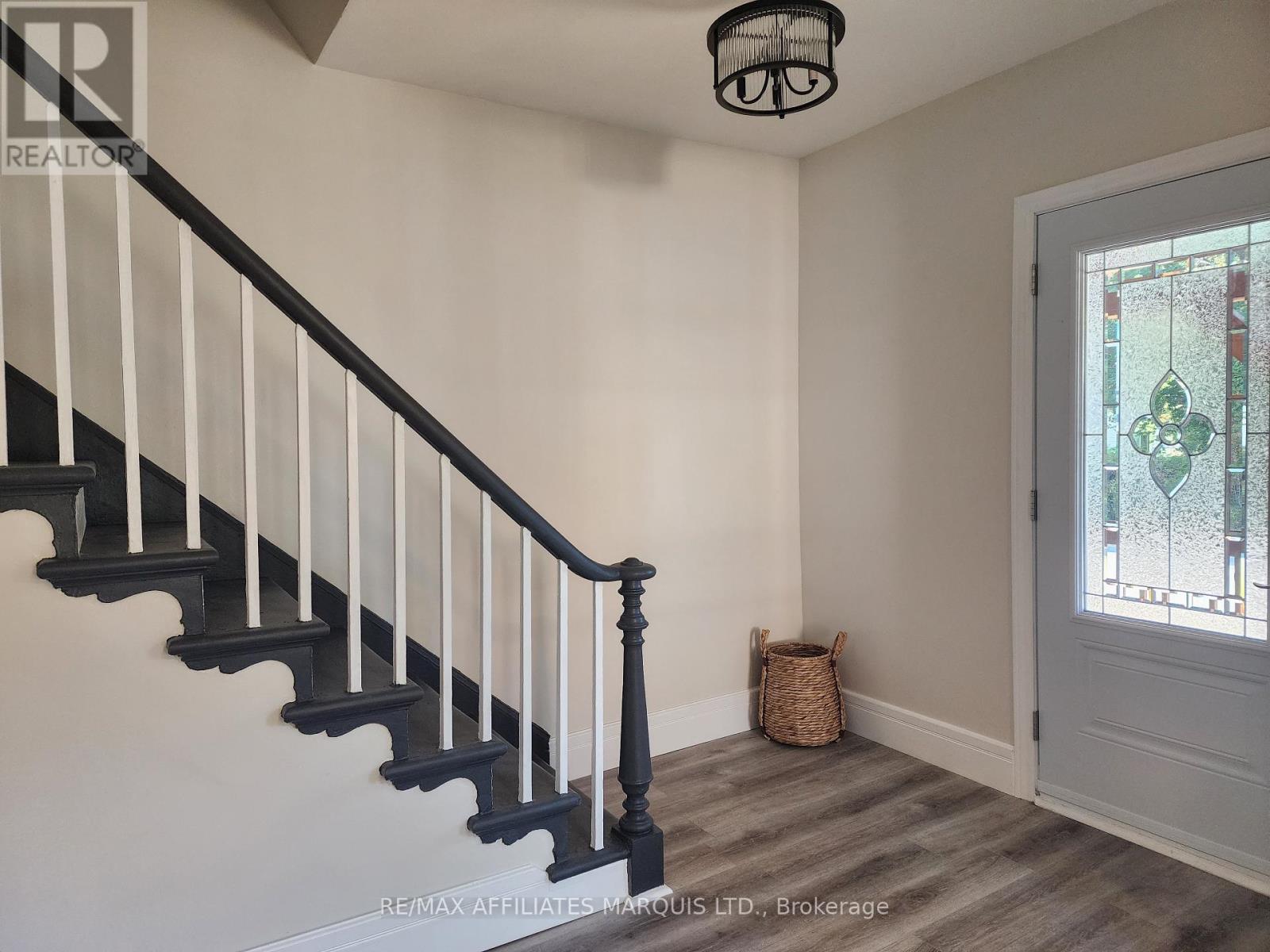 12 OAK STREET - 8
