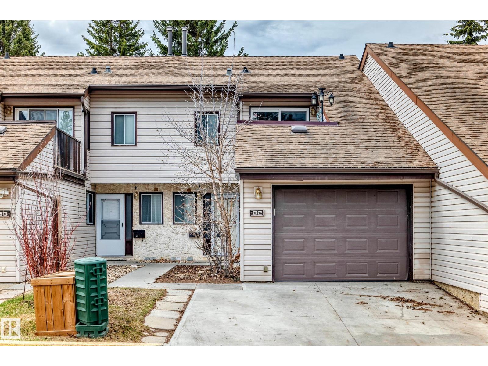 32 GRANDIN WOODS, St. Albert