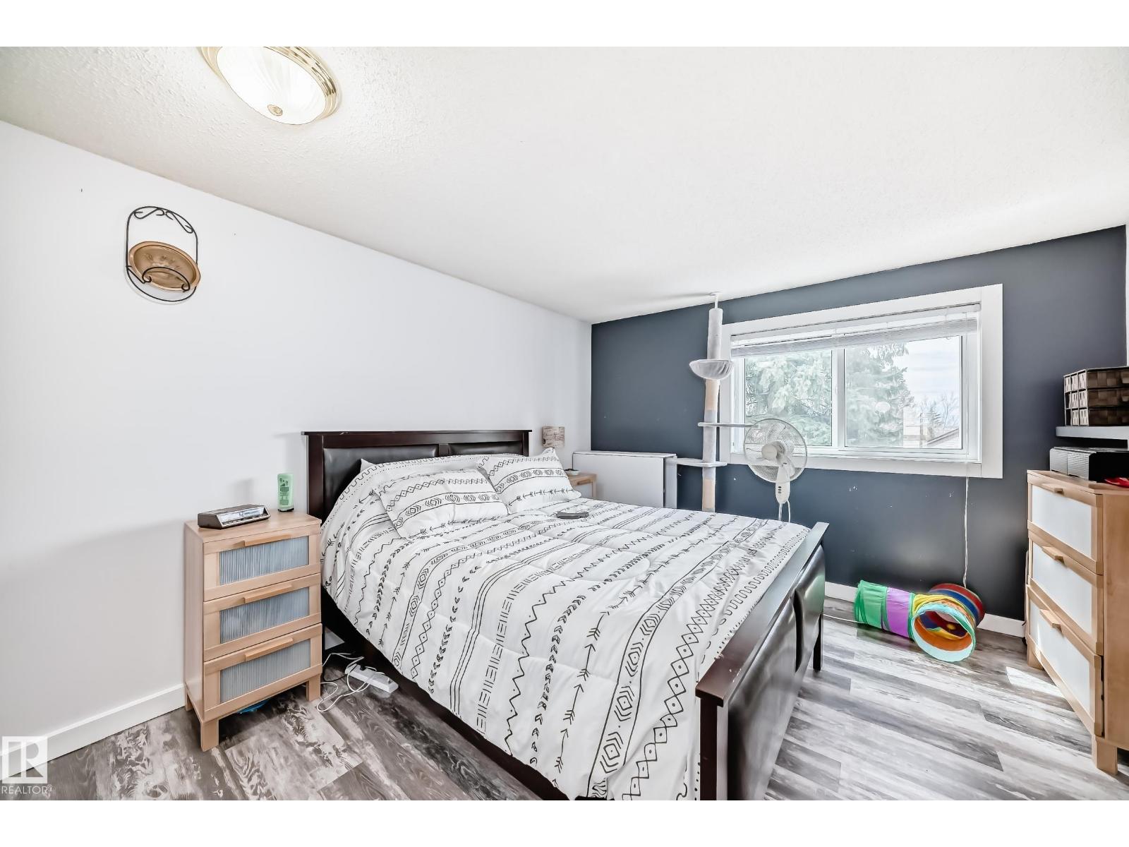 32 GRANDIN WOODS, St. Albert