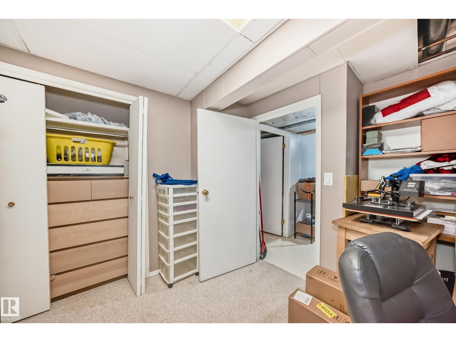 32 GRANDIN WOODS, St. Albert